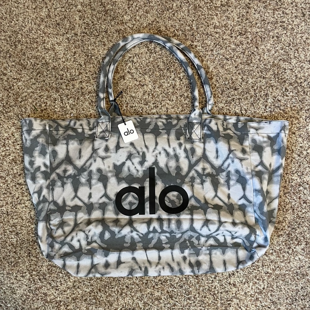ALO Yoga Gray and Black Tote Bag